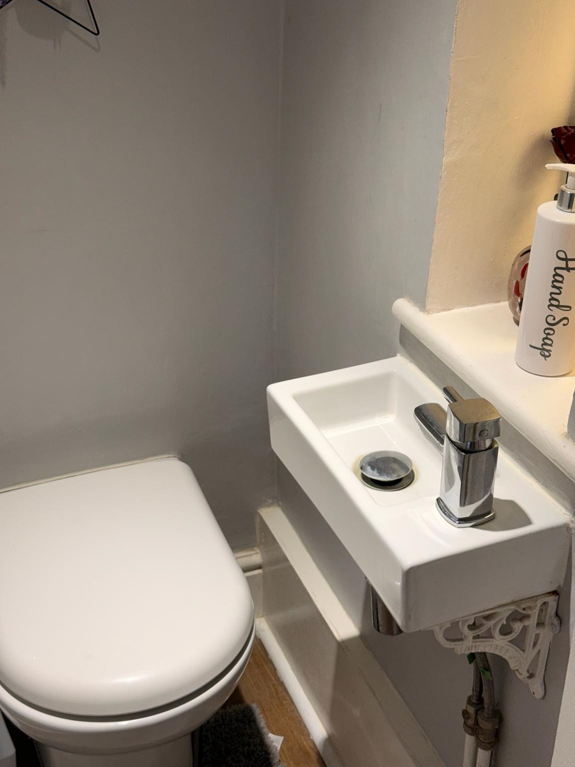 Bathroom before cleaning